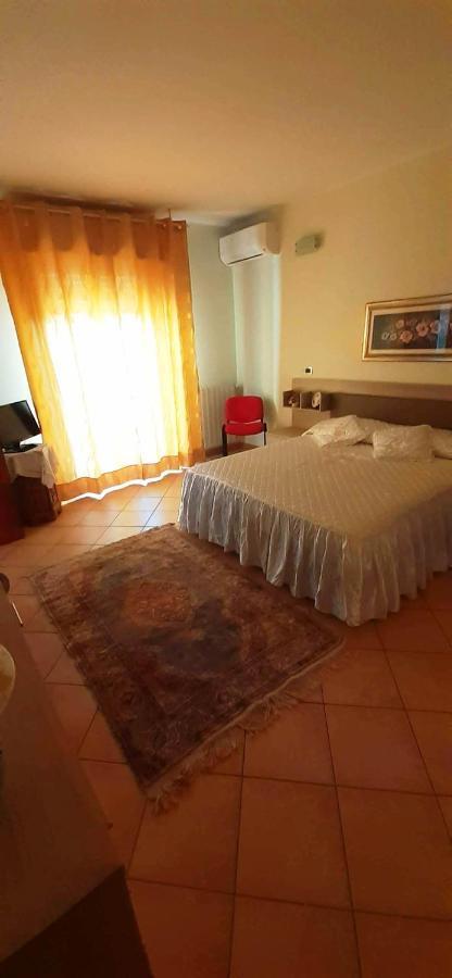 La Via Del Mare Hotell Oristano Exteriör bild